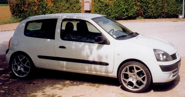 oliversam_1118401577_clio_1.5_dci.webp