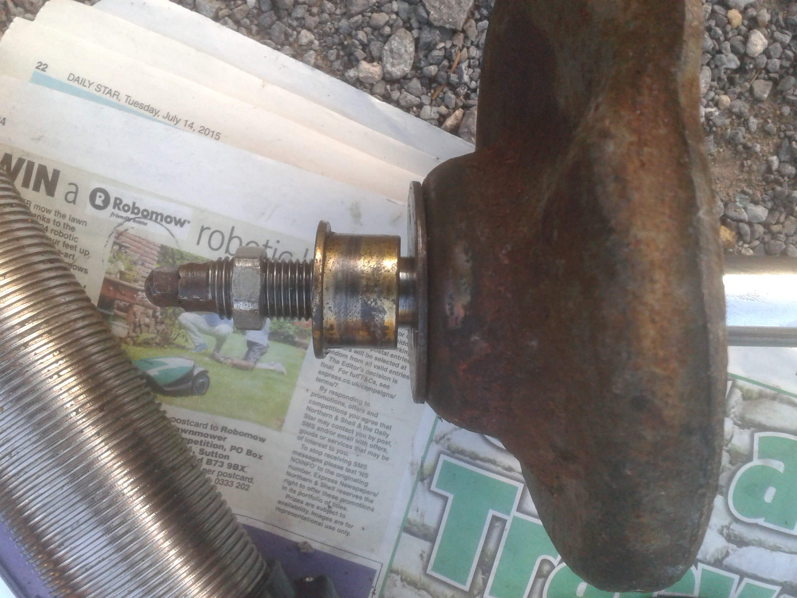 Original nut & spacer 2015-07-19 19.44.45.jpg