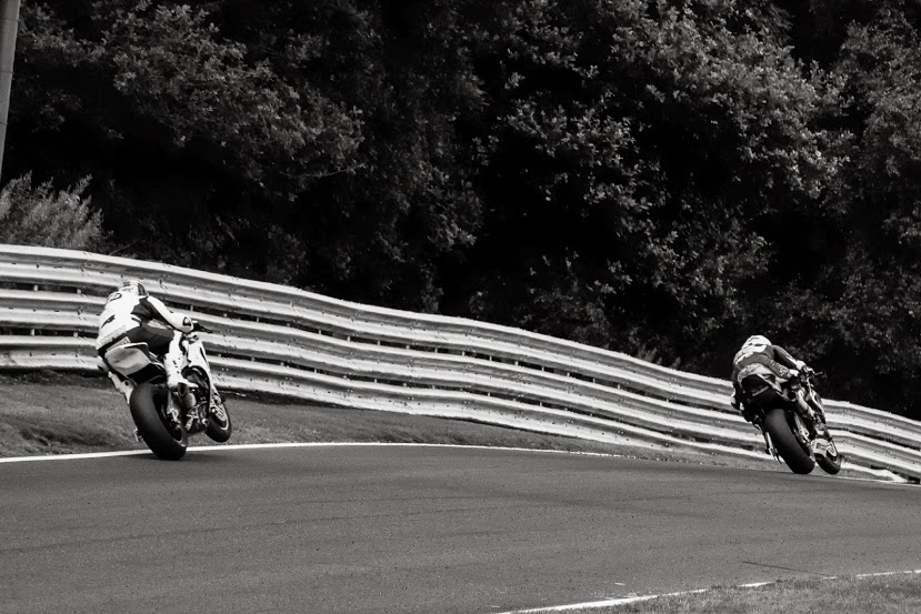 Oulton+Park+-+British+super+bikes-10.jpg