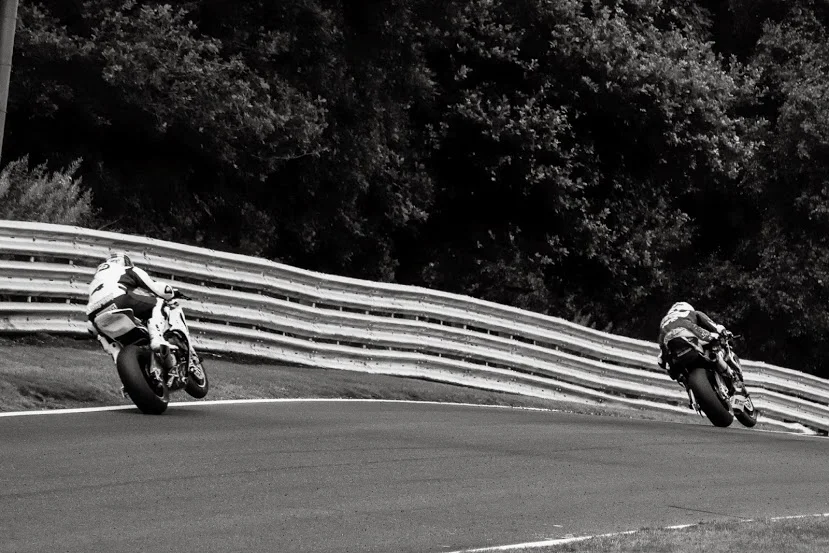 Oulton+Park+-+British+super+bikes-10.webp