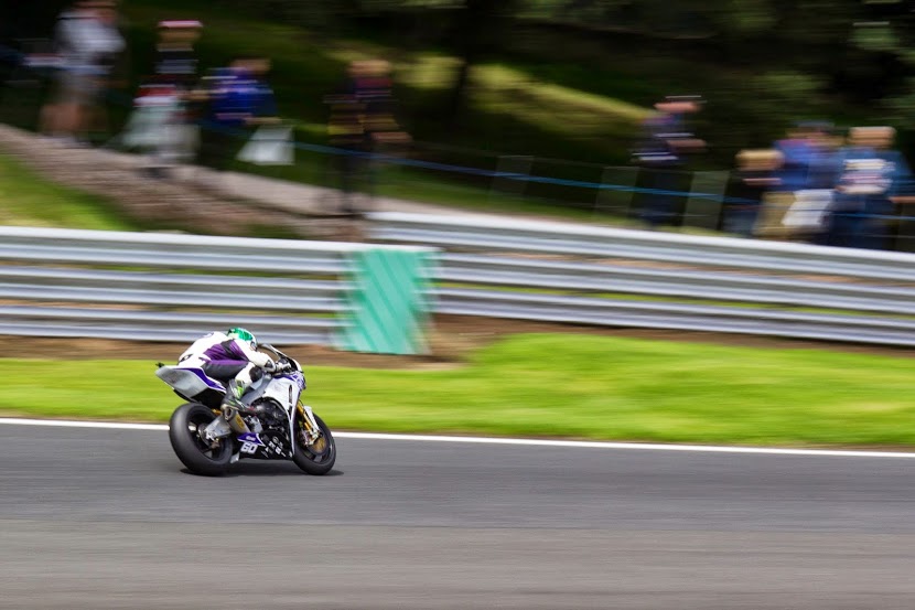 Oulton+Park+-+British+super+bikes-12.jpg