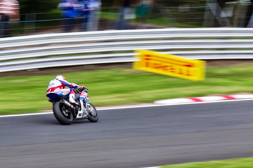 Oulton+Park+-+British+super+bikes-7.jpg
