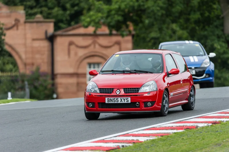 oulton2012-200.webp