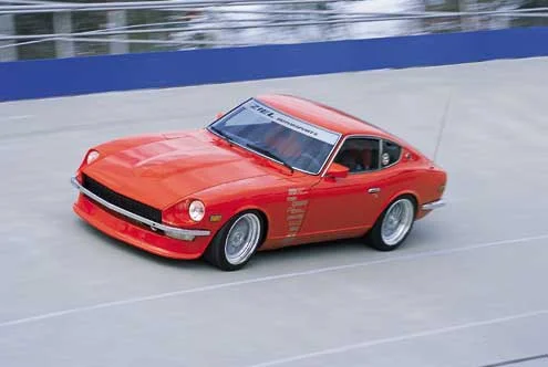 p100750_large+1972_Datsun_240Z+Front_Side_Driving.webp