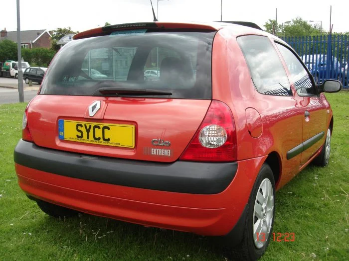 p5.renault-clio-petrol-hatchback.webp
