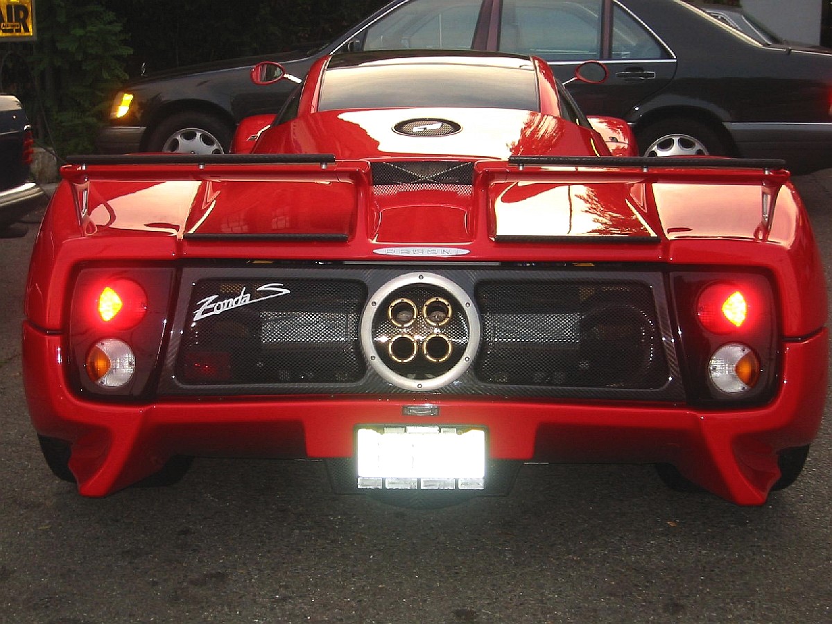 pagani_zonda_c12s_red_us_back_.jpg