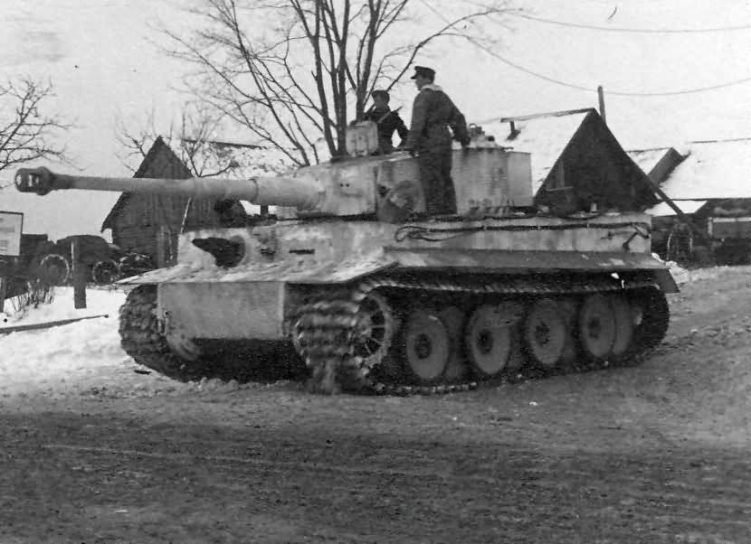 Panzerkampfwagen_VI_Tiger_with_winter_camo_1944.jpg