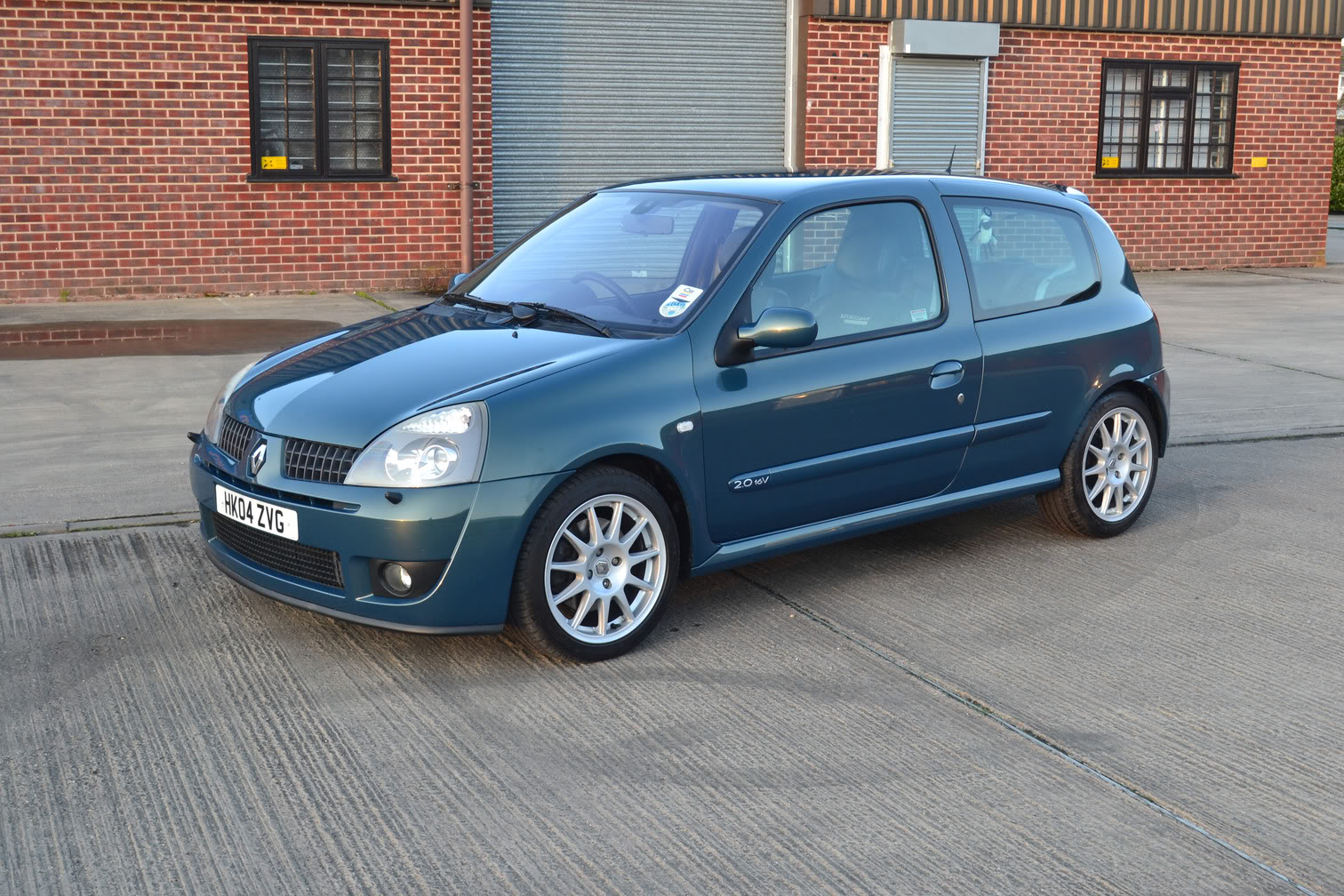 Petrolbluethreequarter.jpg Petrolbluethreequarter.jpg