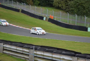 peugeot-catching-e1349875539568.webp