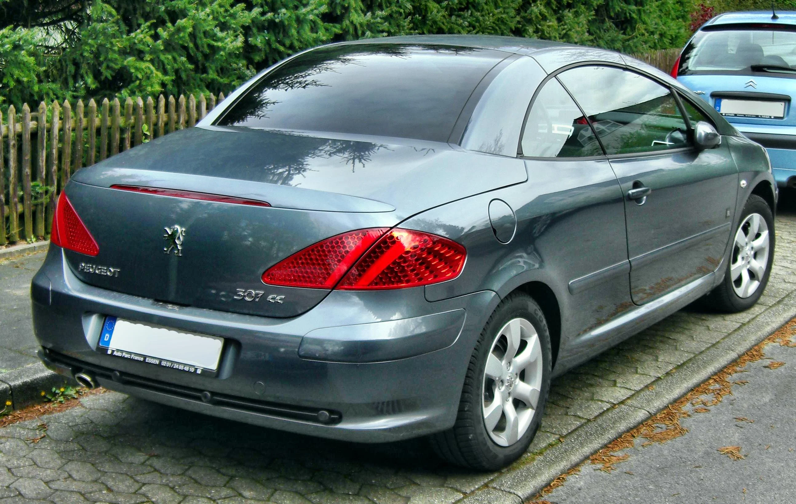 Peugeot_307_CC_Facelift_rear.webp