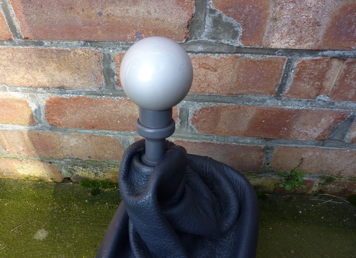 Phase%201%20172%20Ball%20Gearknob%20-%20February%202017%2002_zpsnsgg96f8.jpg