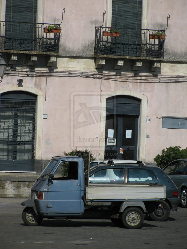 Piaggio_Ape_by_iansalter91.webp