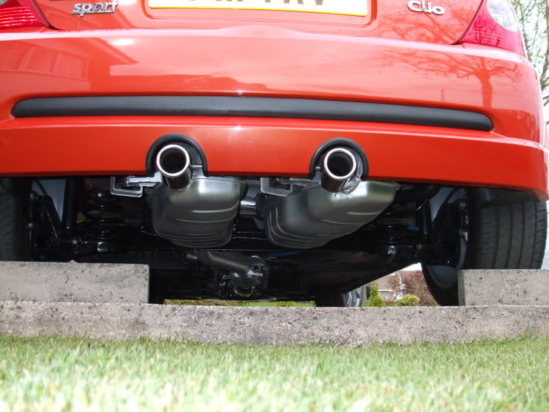 Cleaning exhaust pipes