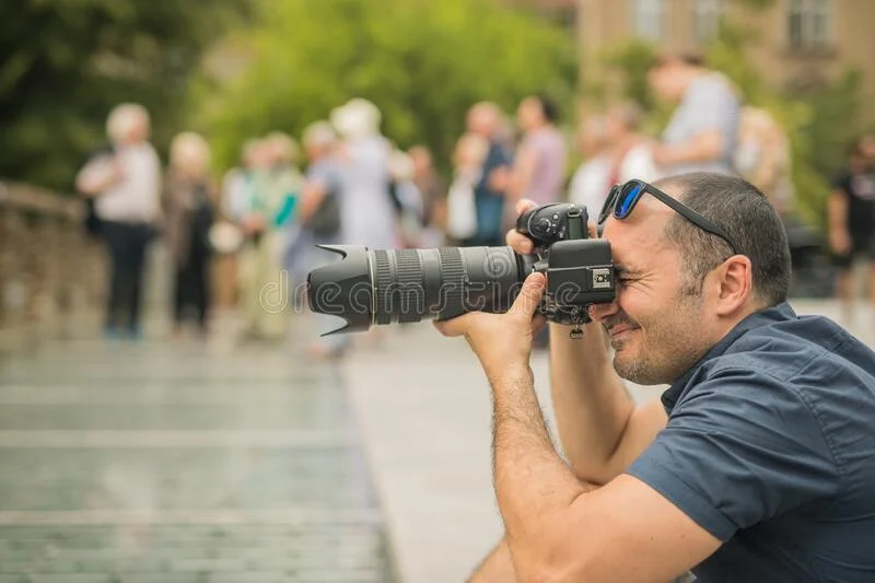 pictures-sunglasses-his-head-people-blur-186338089.webp