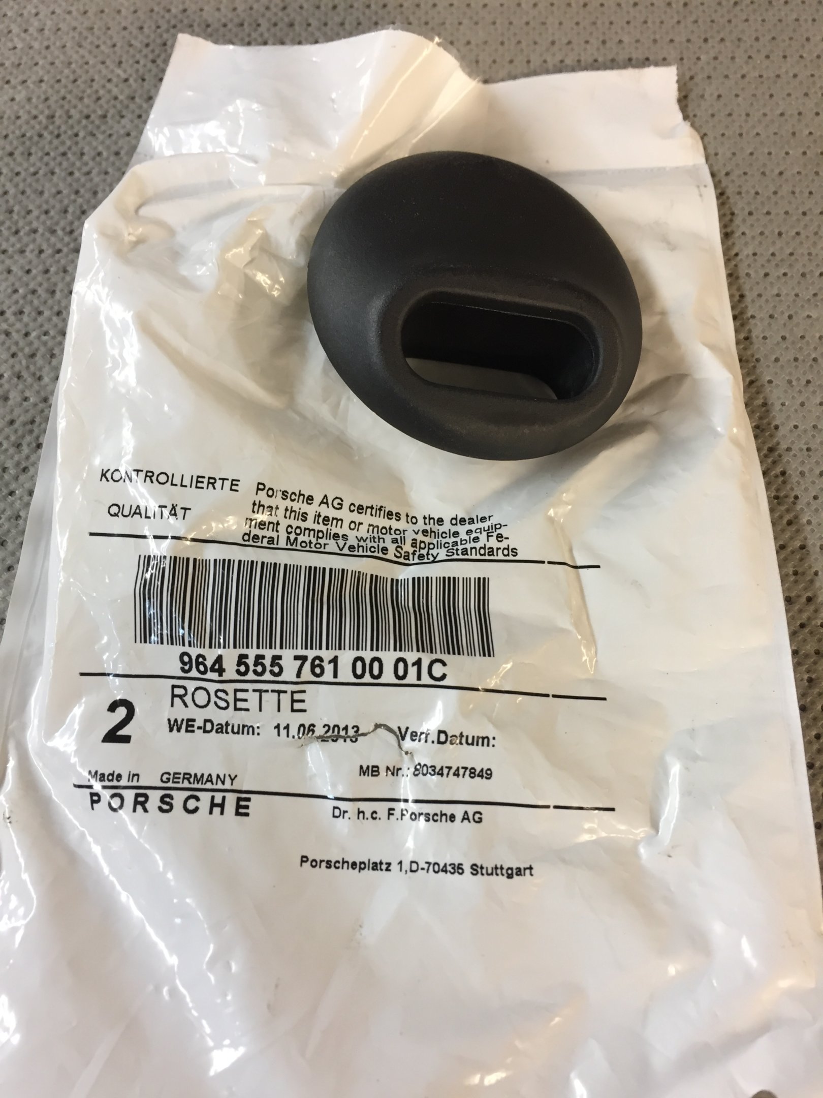 Porsche pull trim.JPG