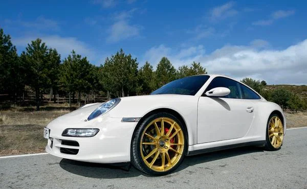 porsche_oz_racing_ultraleggera_gold.webp