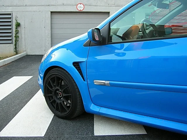 QpFu9Y14n5UyT4iD.webp