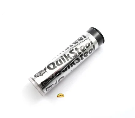quiksteel-epoxy-putty-2.webp