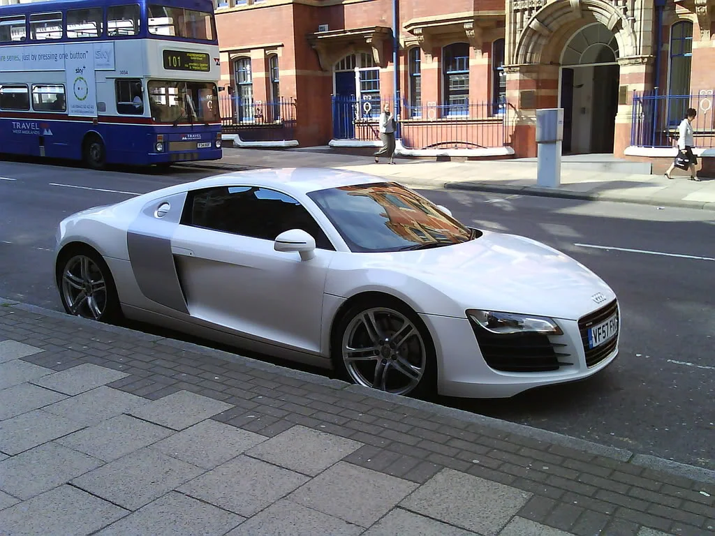 r8white.webp