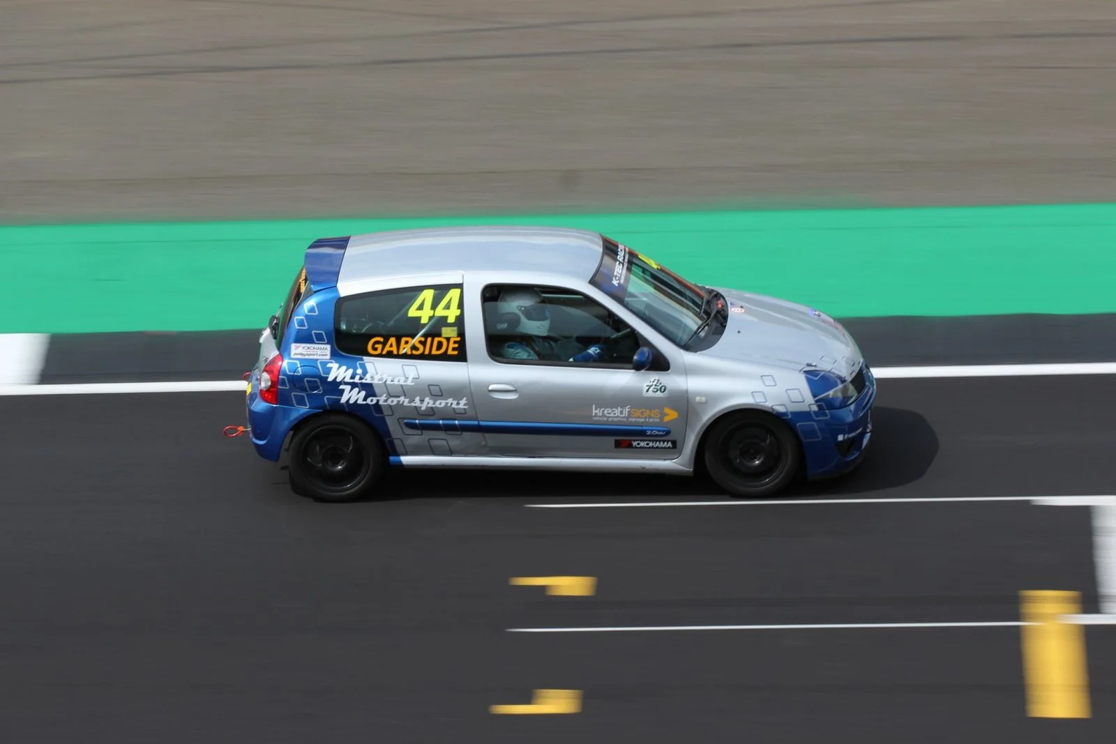 Race1HighSide.webp