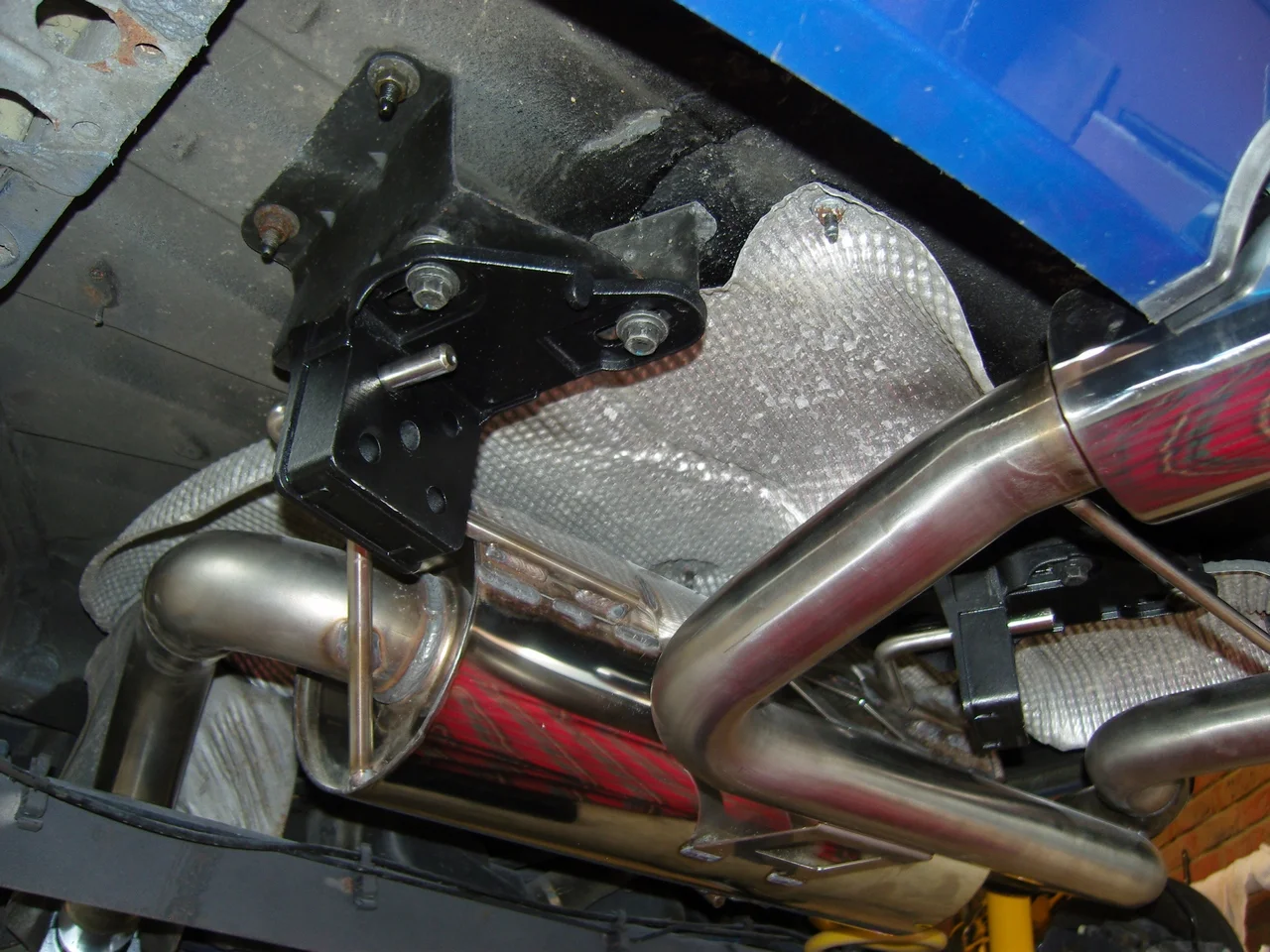 rear_exhaust_hangers_fitted.webp