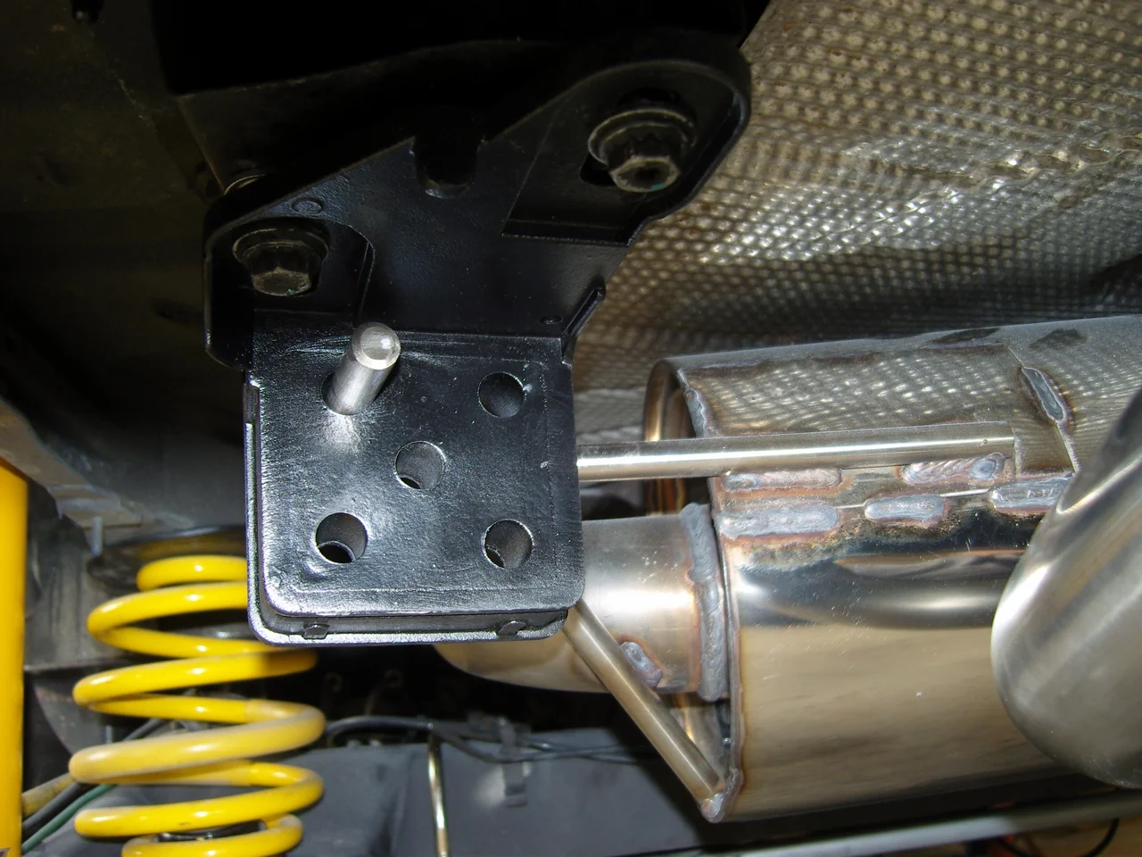 rear_exhaust_hangers_fitted2.webp
