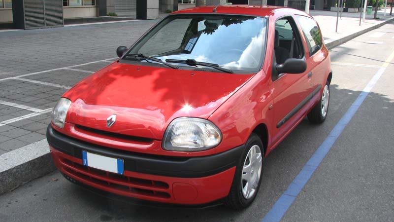 redclio0.jpg