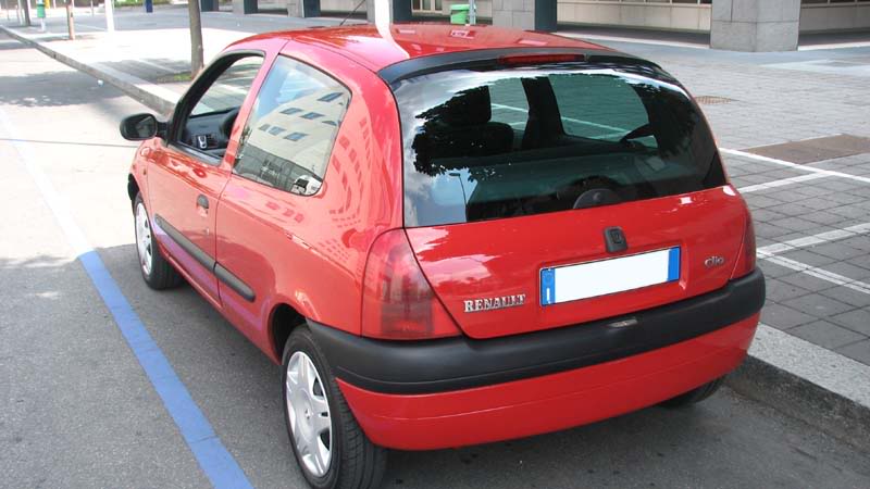 redclio1.jpg