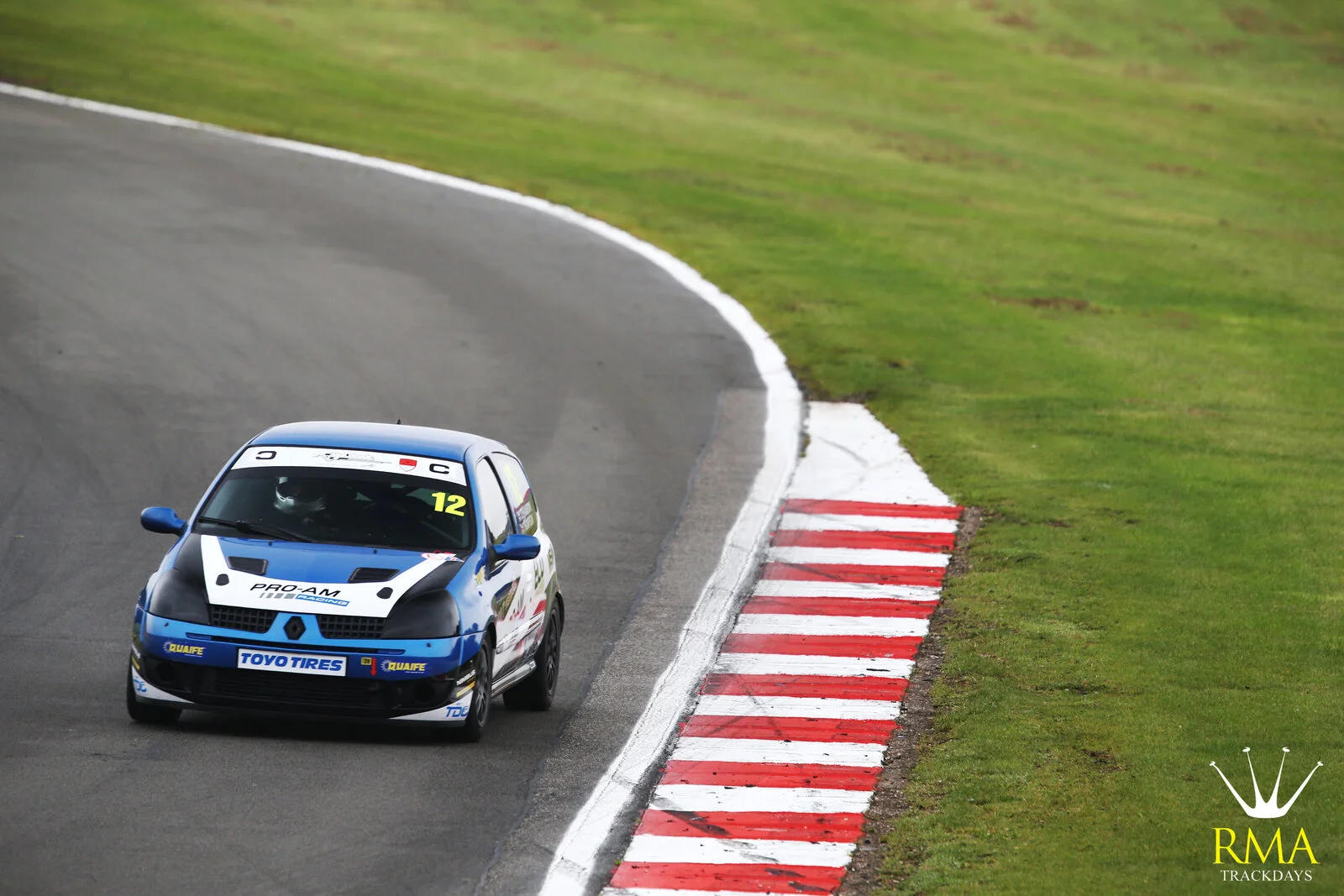 Renault Blue Clio-02.webp