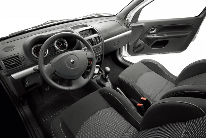 renault-clio-campus-06.webp