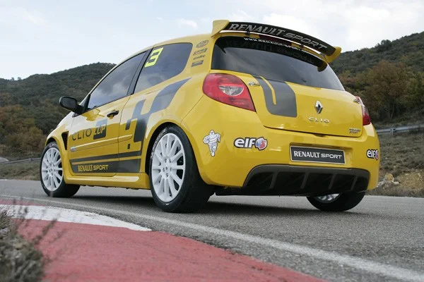renault-clio-cup-03.webp