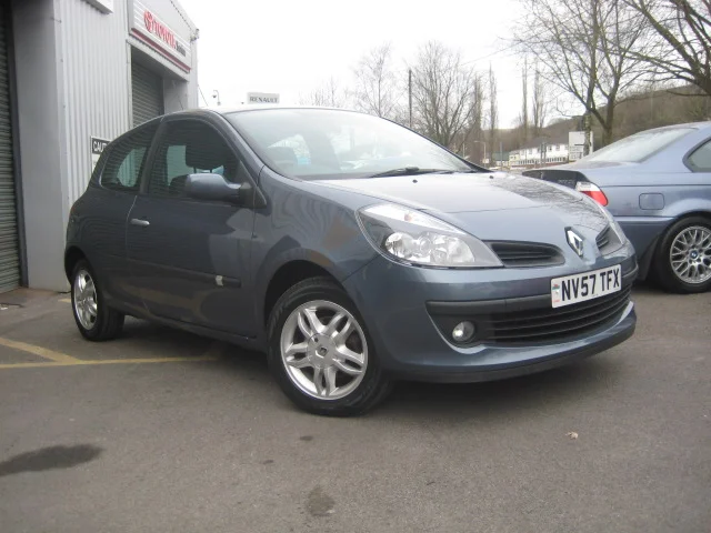 renault-clio-hatchback-petrol_9662931.webp