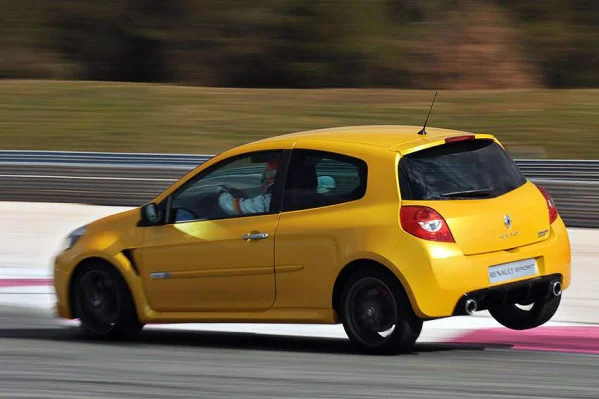 Renault-Clio-RS-2009-18.webp