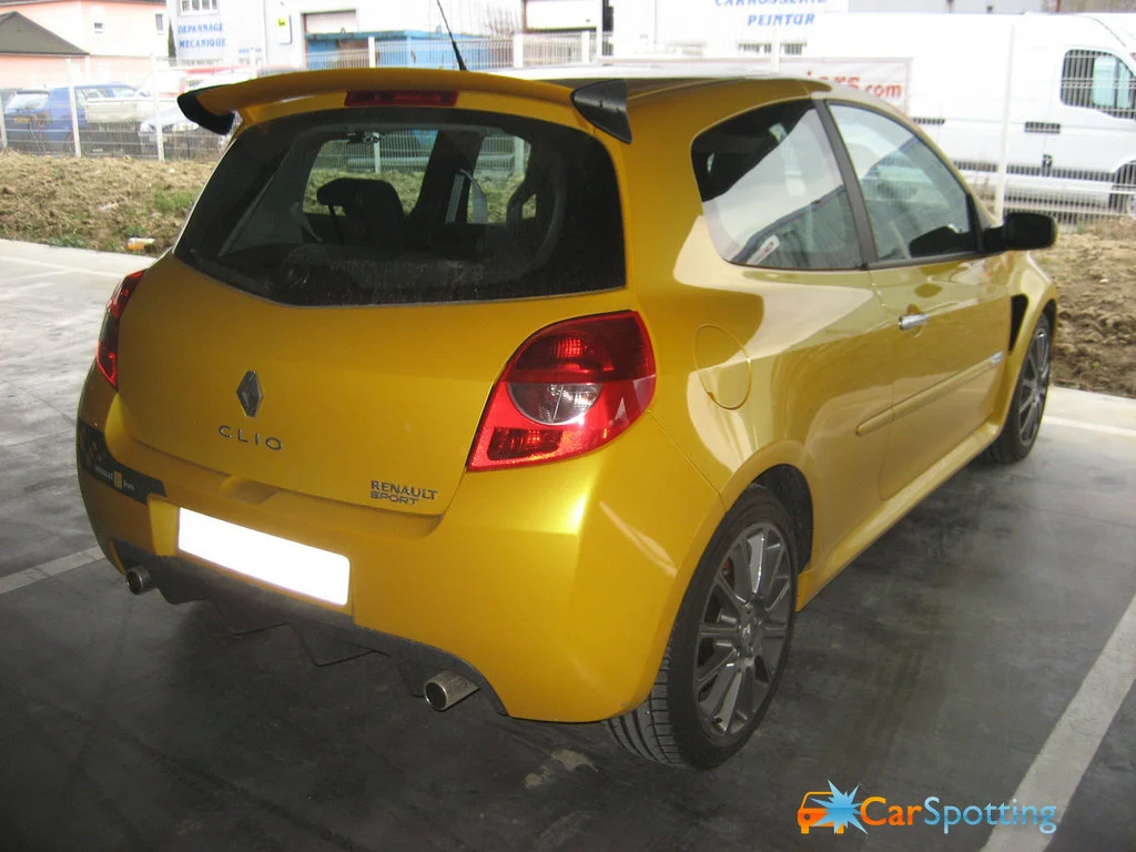 Renault-Clio-RS-R27-back_1026.webp