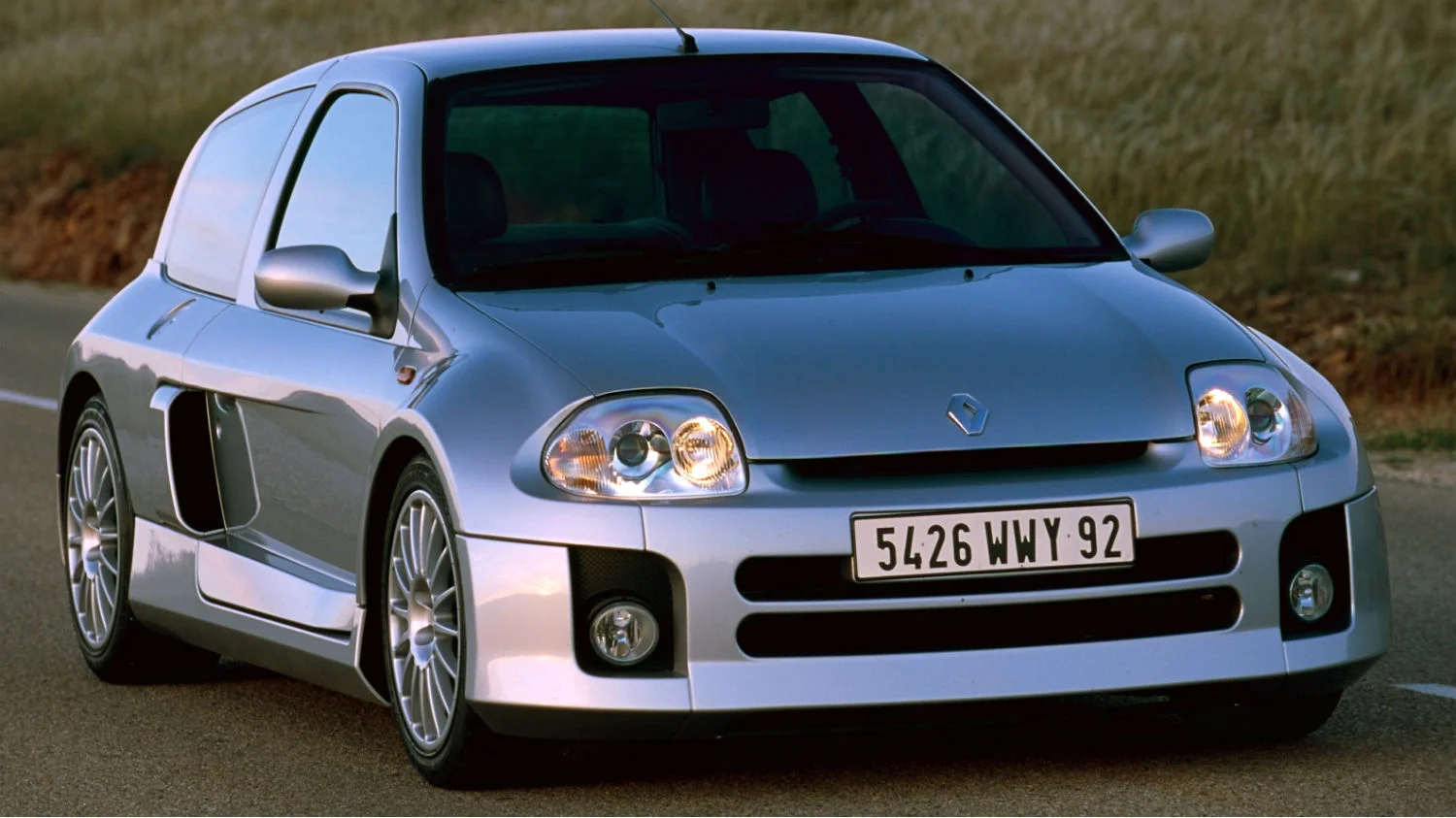 Renault-Clio-V6-2000_04.webp