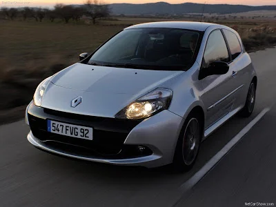 Renault-Clio_RS_2010_800x600_wallpaper_01.webp