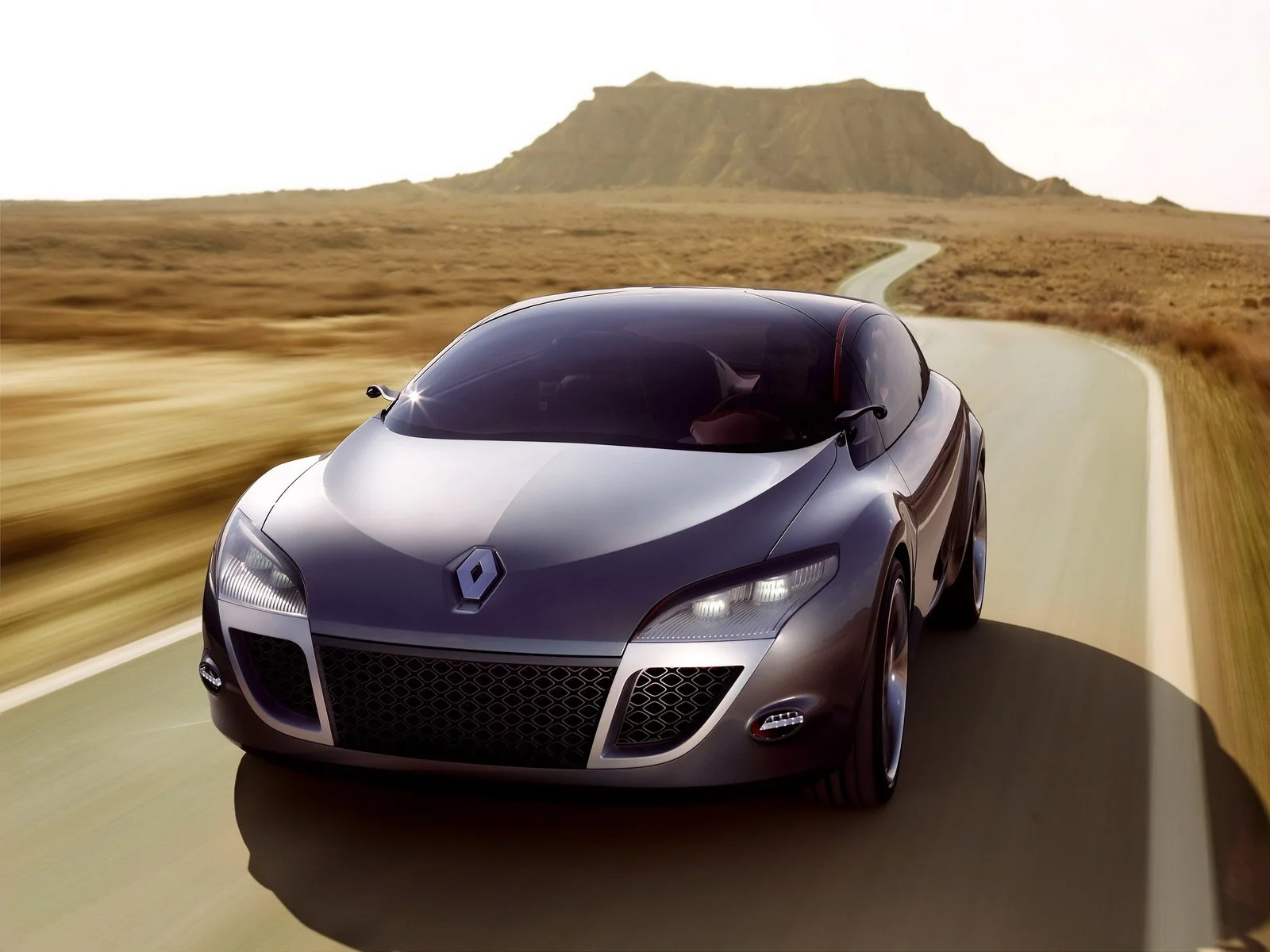 renault-megane-coupe-concept-13.webp