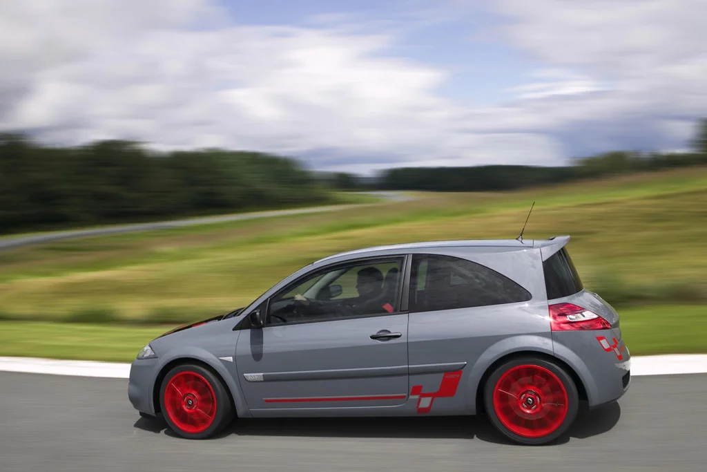 Renault-Megane-R26R-5.webp