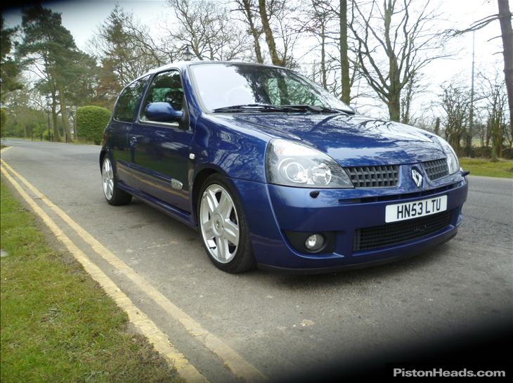 renault-renaultsport-clio-renaultsport-172-16v-S362089-1_zps27b9f473.jpg