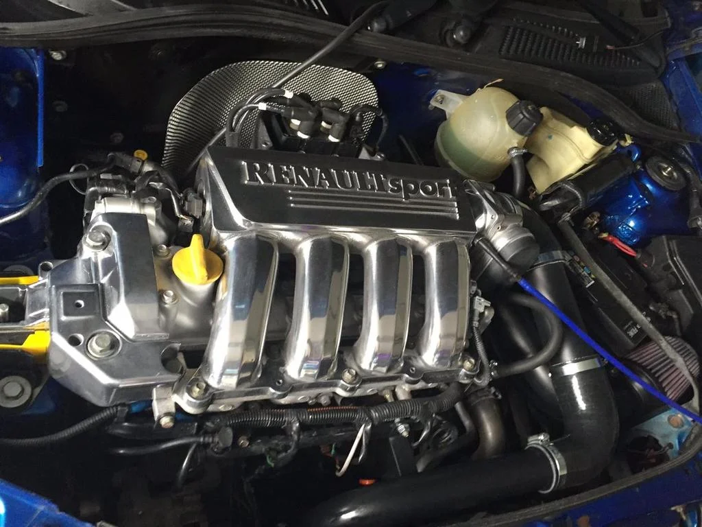 renault-renaultsport-clio-renaultsport-172-cup-16v-S2848015-3_zpslf6auy8u.webp