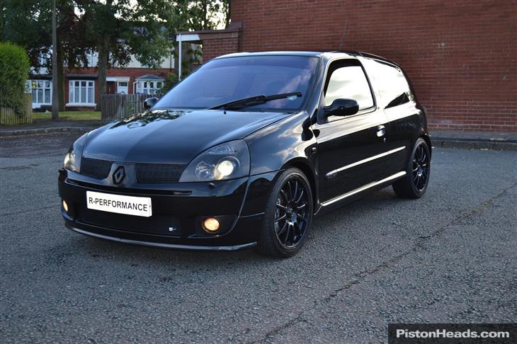 renault-renaultsport-clio-renaultsport-182-16v-S1490472-4.jpg