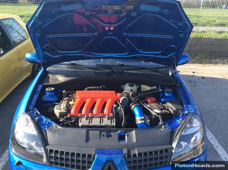 renault-renaultsport-clio-renaultsport-182-16v-S1517685-2.webp