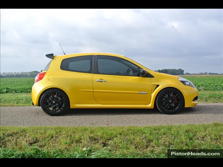 renault-renaultsport-clio-renaultsport-S837748-1.webp