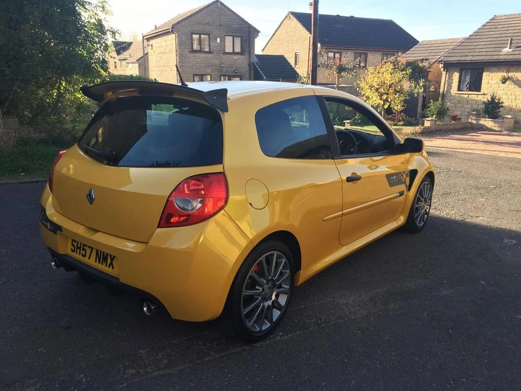 renault-renaultsport-clio-renaultsport-vvt-f1-team-S2643876-1_zps5kc6hjsx.webp