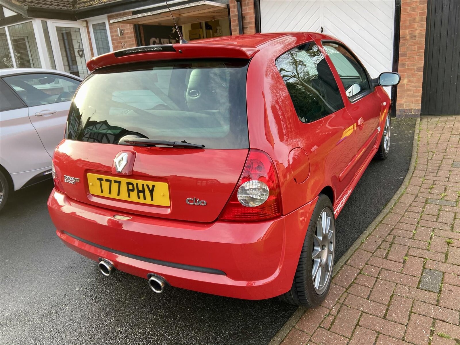 renault-renaultsport-clio-S4217943-2.jpg