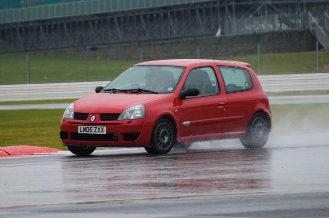 renault-silverstone-2011-049.webp