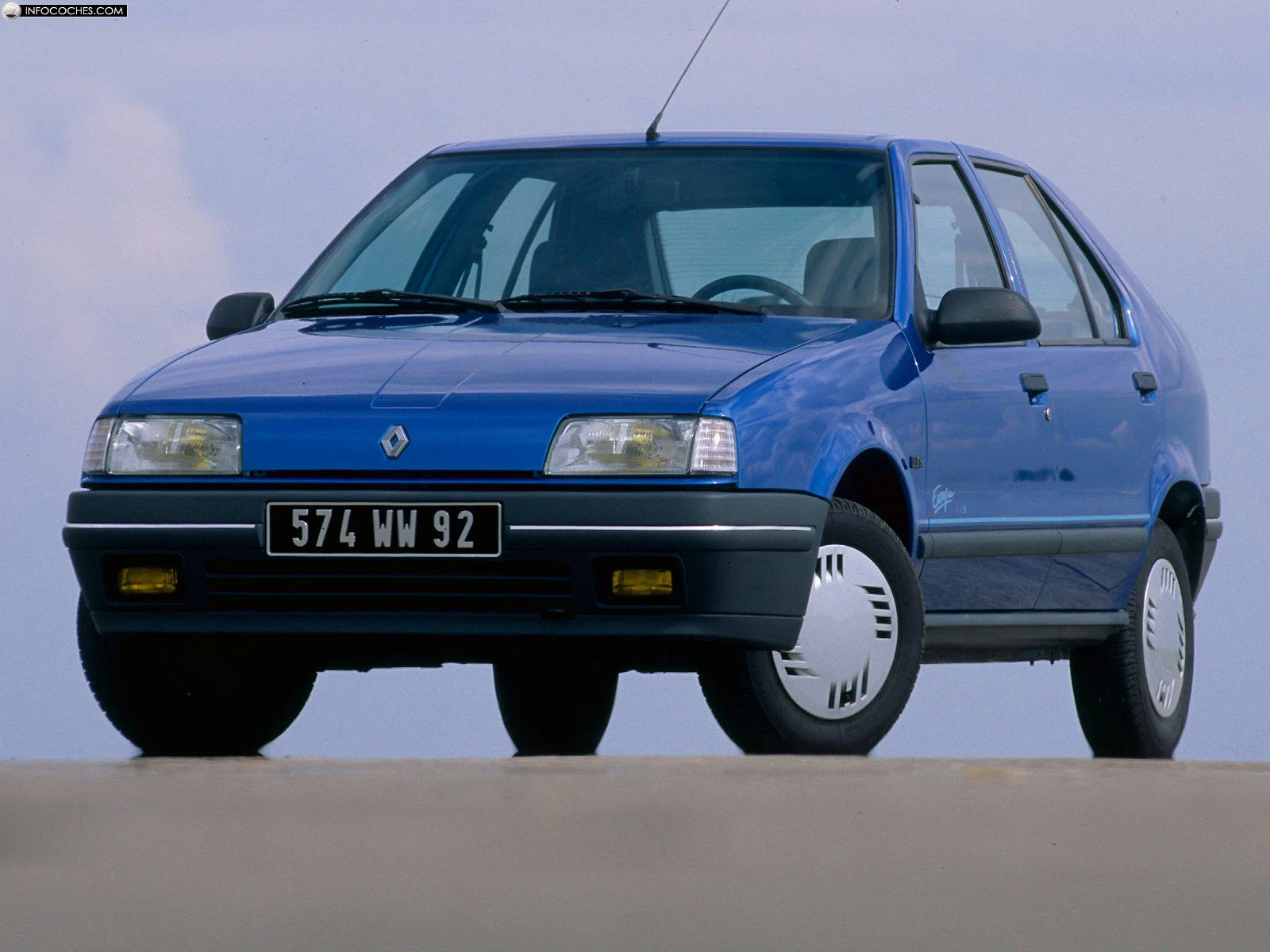 renault_1991-19-TS-Europa-001_4.webp