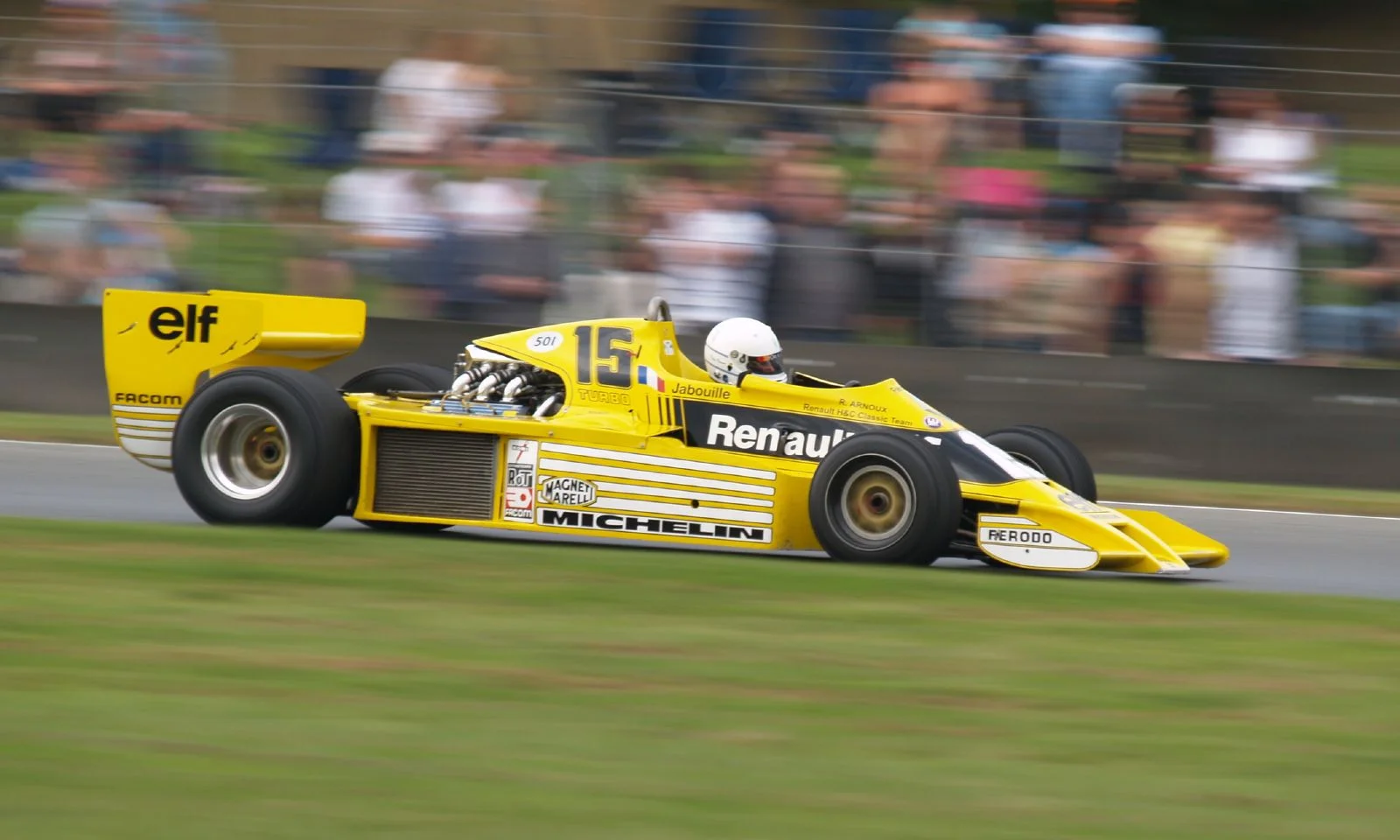 Renault_RS01_Arnoux_2007.webp