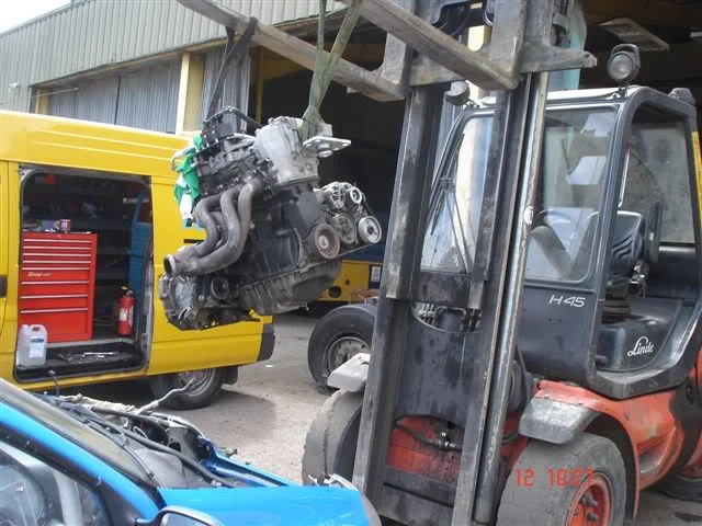 RenaultClio12-06-10-Engineremoval19.webp