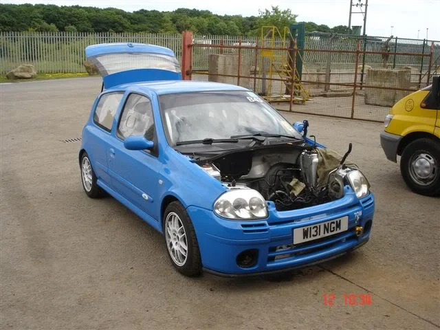 RenaultClio12-06-10-Engineremoval26.webp